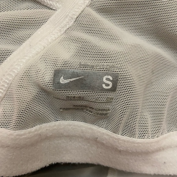 Nike sport top - Picture 3 of 3